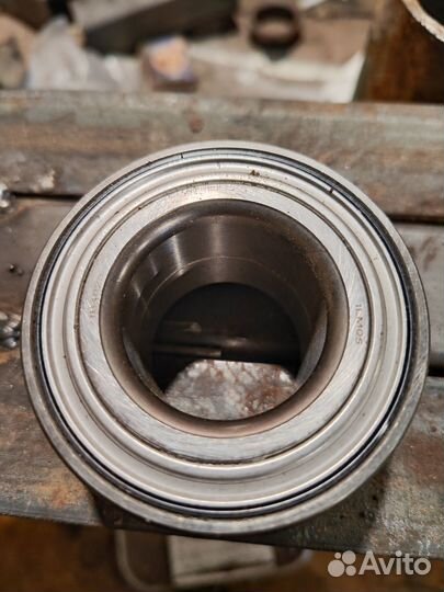 Iberis Подшипник ступицы колеса передний комплект