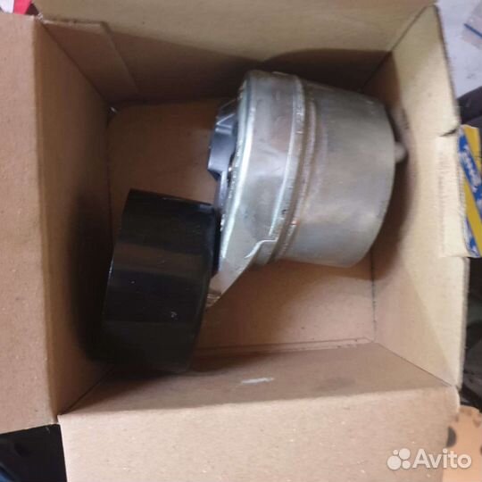 Натяжной ролик Ford Tranzit 2,4 00-06г