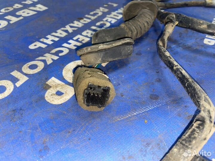 Проводка двери Mitsubishi Pajero 2 внедорожник