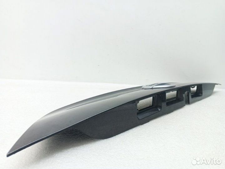 Накладка крышки багажника задняя Nissan Qashqai