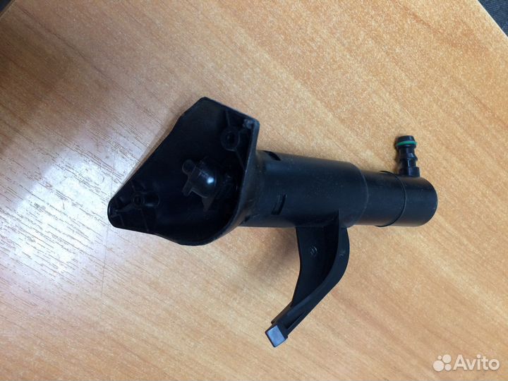 VW touareg 11-14 RH Омыватель фары Правый (R)