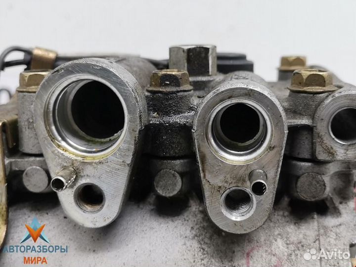 Компрессор кондиционера Mitsubishi Carisma 1999