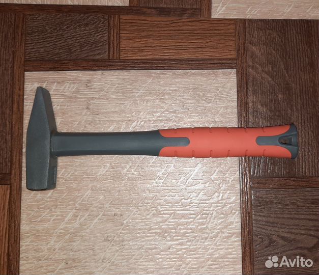 Молоток слесарный