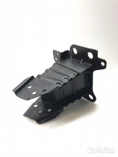 Кронштейн усилителя бампера передний левый Audi A3