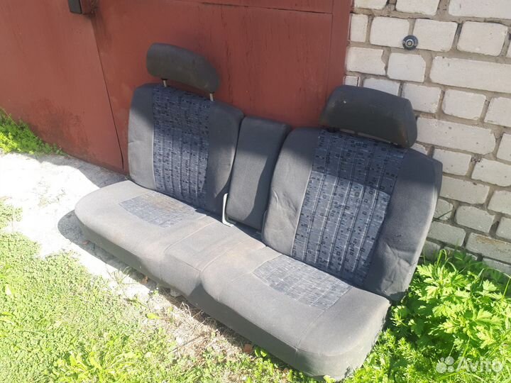 Сиденья на Газ 31105 задние
