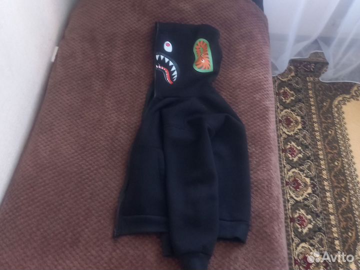 Зипка с застёжкой на капюшоне