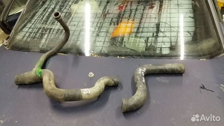 Патрубок системы охлаждения w124 2.0d