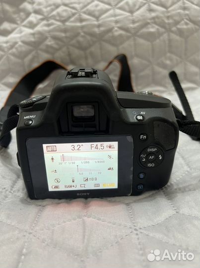 Зеркальный фотоаппарат