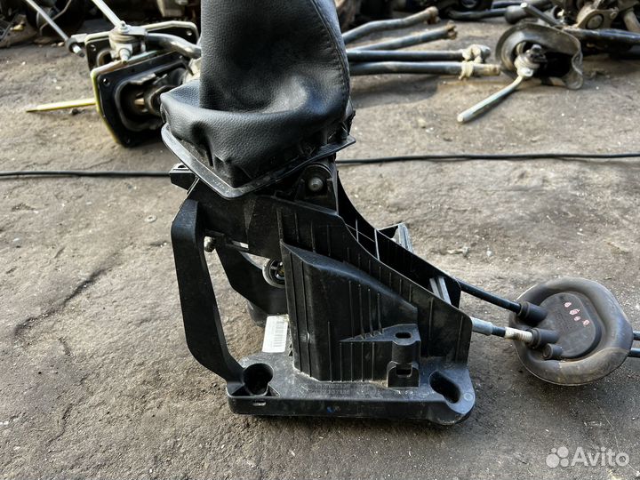 Кулиса МКПП с тросами Peugeot 308