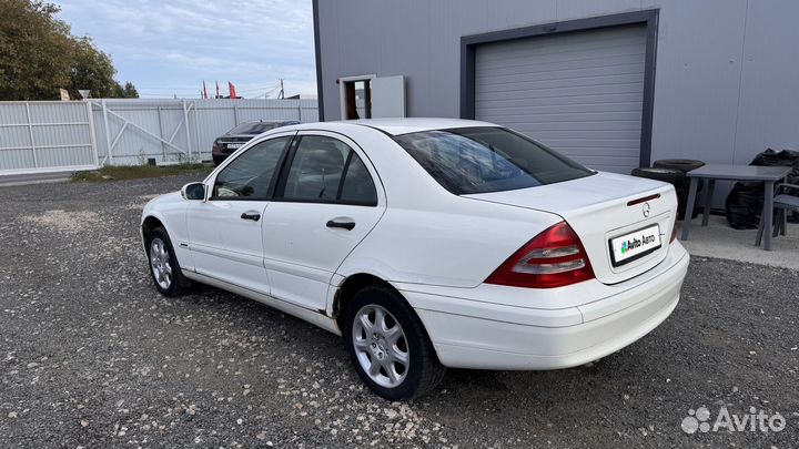 Mercedes-Benz C-класс 2.6 МТ, 2002, 220 000 км