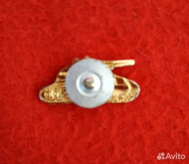 Танк в петлицу красноармейца ркка