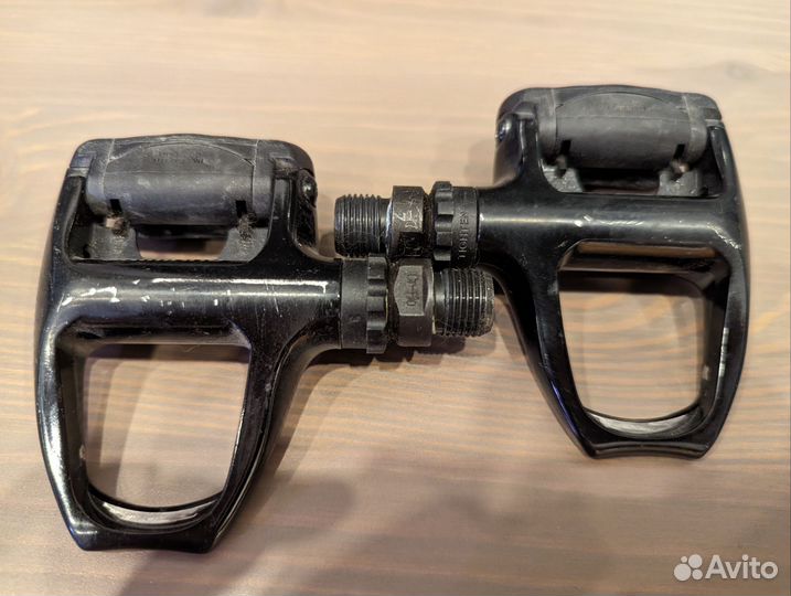 Контактные педали Shimano PD-R540
