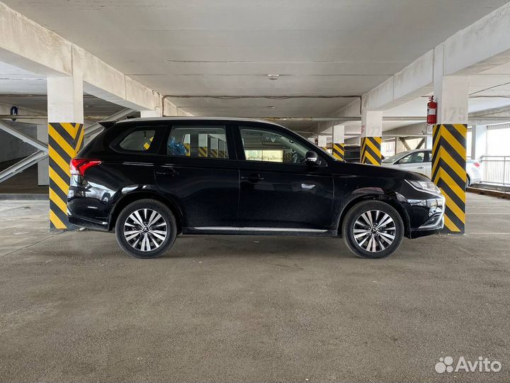 Mitsubishi Outlander 2.0 CVT, 2022, 32 км