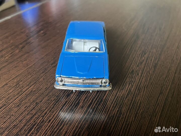 Модель автомобиля СССР 1/43 газ 24 волга