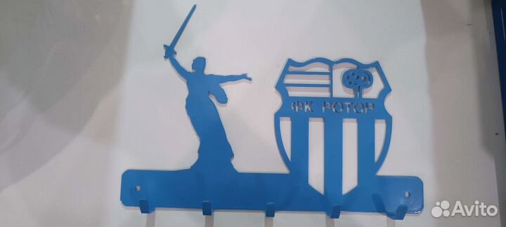 Ключница настенная металлическая