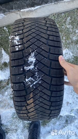 Pirelli Ice Zero 2.25/45 R18 20B