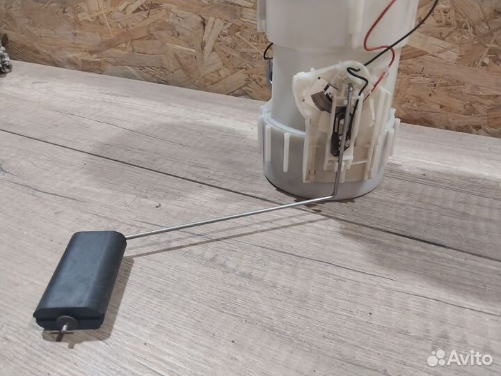 Топливный насос Renault Megan 2 бензонасос