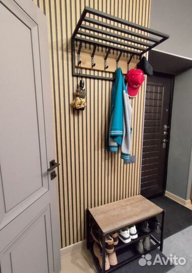 Вешалка настенная в прихожую