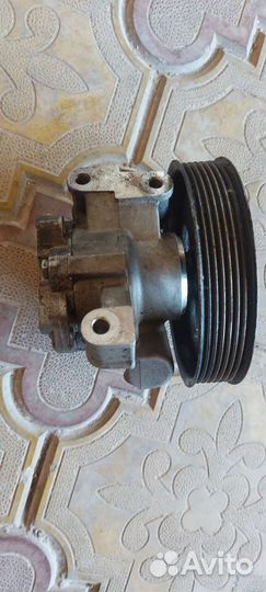 Насос гидроусилителя на Mercedes W203