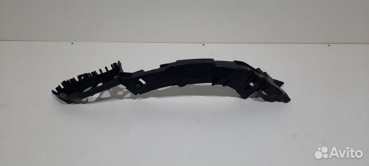 Крепление бампера(кронштейн) переднее правое