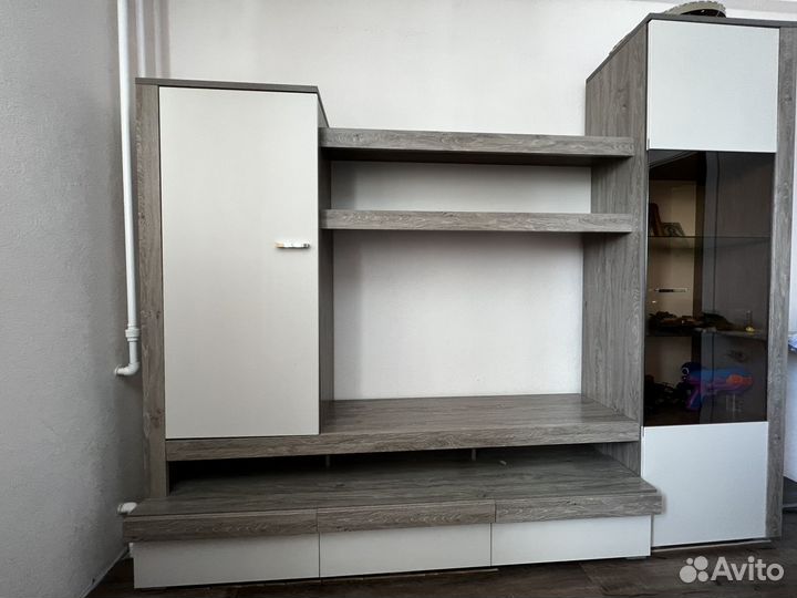 Стенка в гостиную