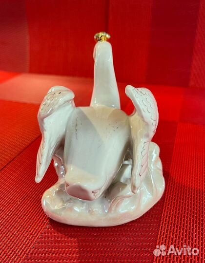Статуэтка фарфоровая 