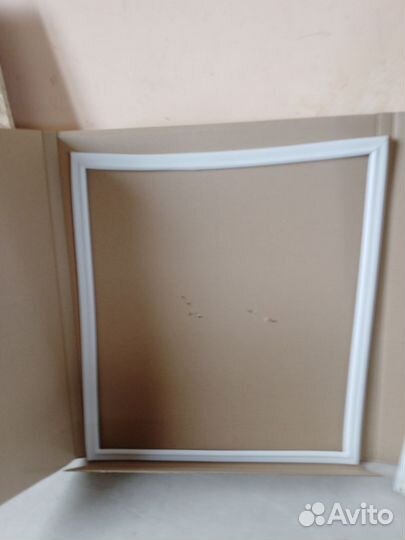 Уплотнитель двери холодильника Стинол Индезит