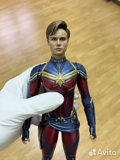 Hot Toys Captain Marvel 1/6 Фигурка