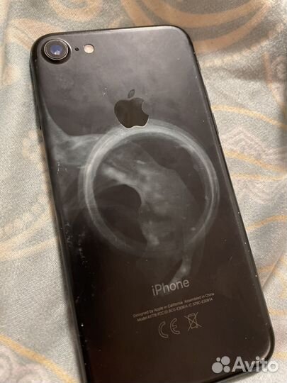 Телефон iPhone 7