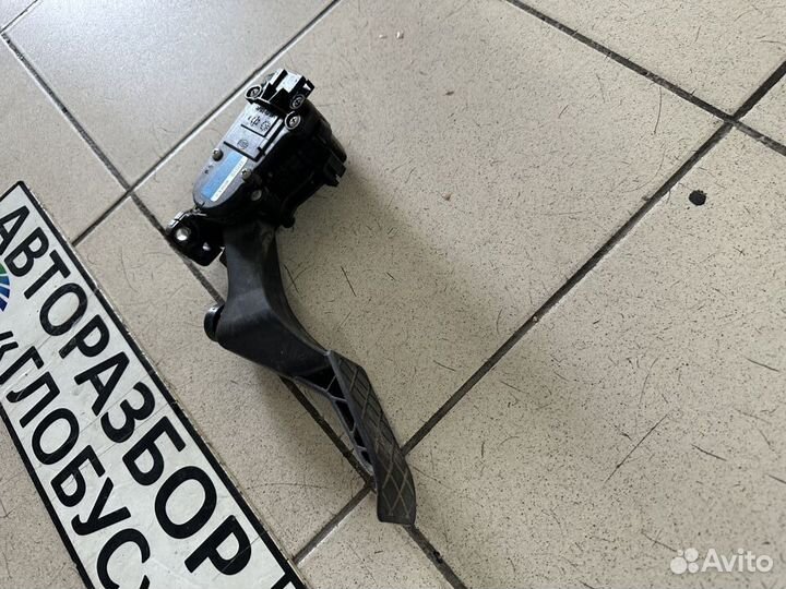 Педаль газа Volkswagen Caravelle T5 Каравелла Т5