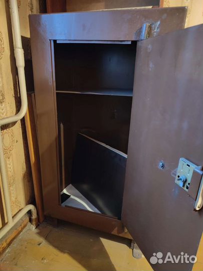 Сейф металлический