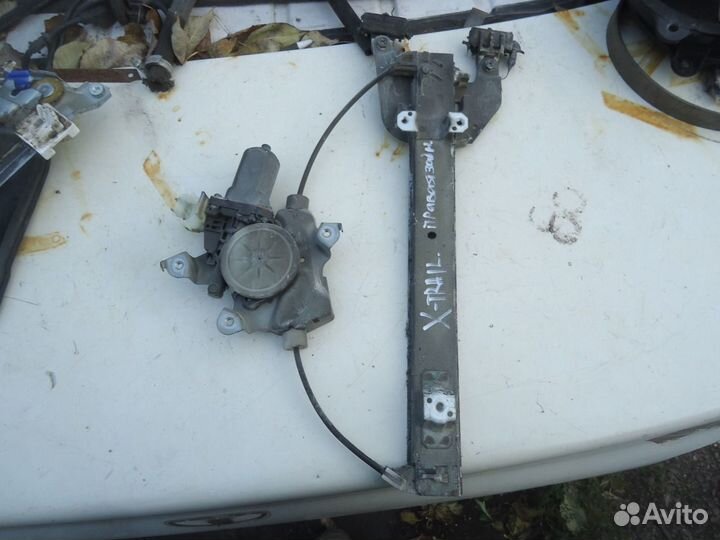 Стеклоподъемник задний правый Nissan X-Trail T31