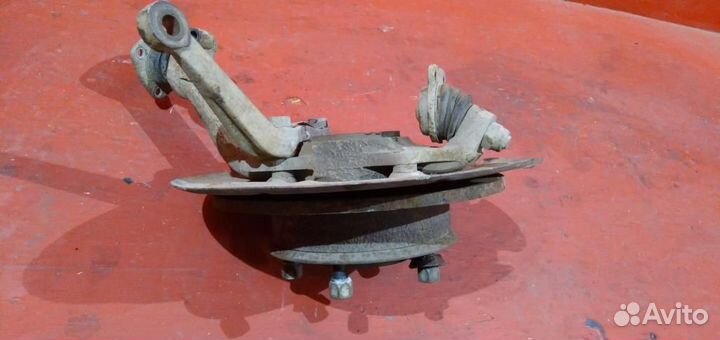 Нива шевроле кулак левый со ступицей 24 шлица