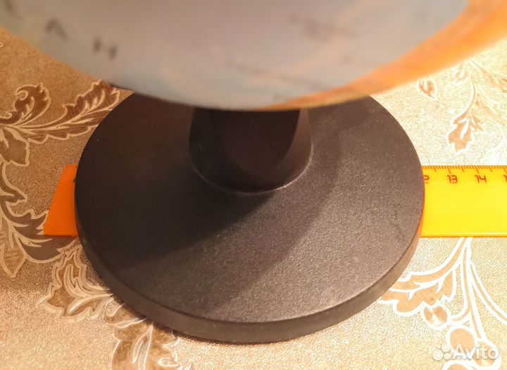 Глобус Земли географический