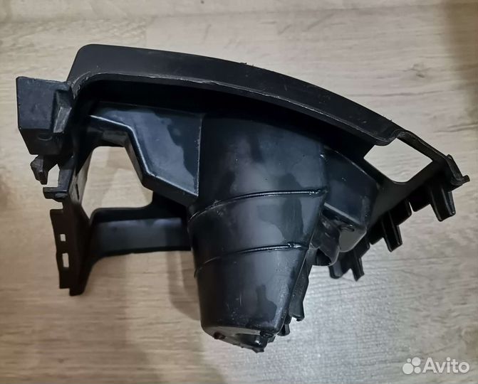 Кронштейн форсунки омывателя фары Skoda Octavia A5