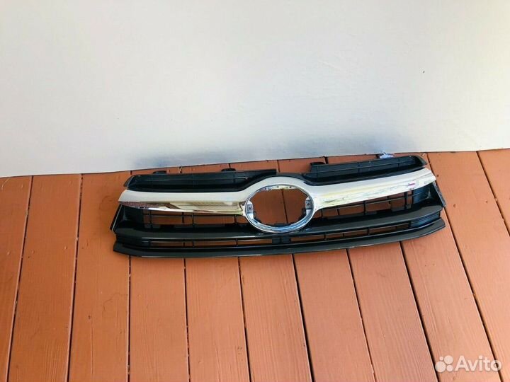 Решетка радиатора Toyota Highlander 3 531110E150