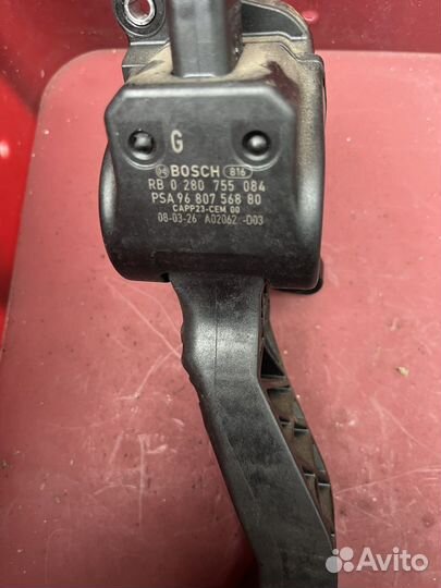 Peugeot 308 педаль газа