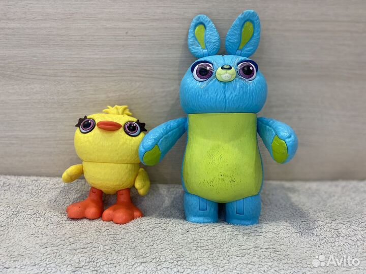 Фигурки из disney Цыпленок Ducky и зайка Bunny