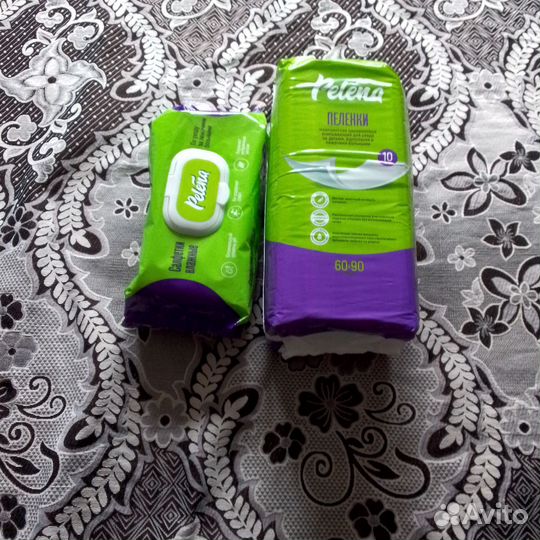 Пеленки впитывающие и салфетки влажные