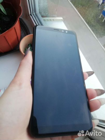 Samsung Galaxy A8+ SM-A730F/DS, 4/32 ГБ