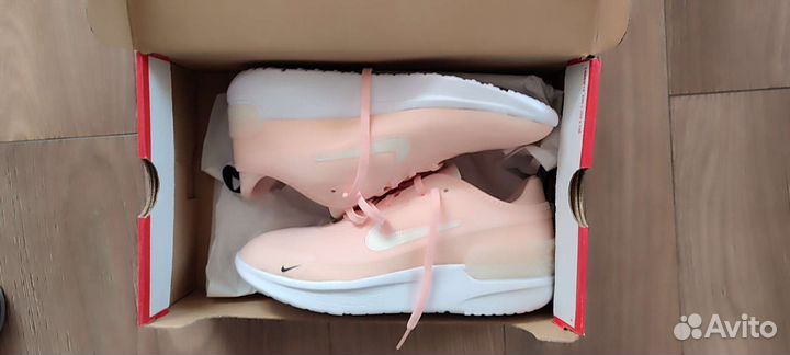 Оригинальные женские кроссовки Nike Amixa