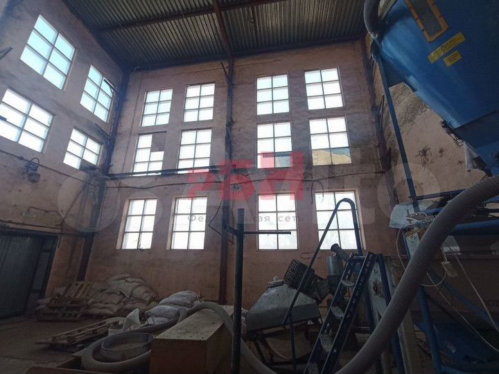 База здания 895 м2 участок 1 Га