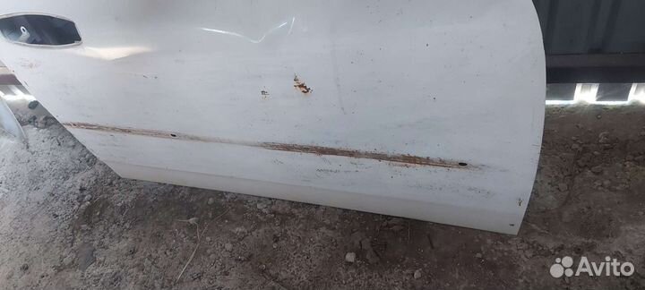 Дверь передняя правая на Nissan Skyline v35