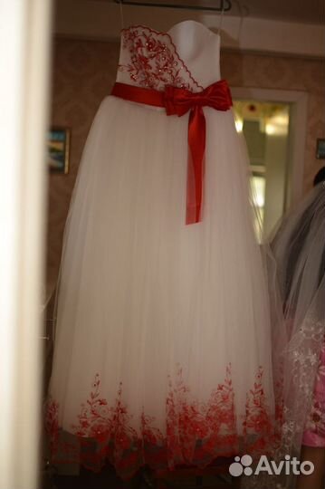 Свадебное платье