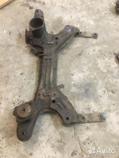 Передняя балка Volkswagen Golf 3 1.6 1996