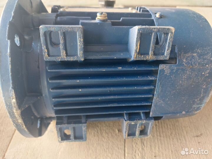 Электродвигатель асинхронный