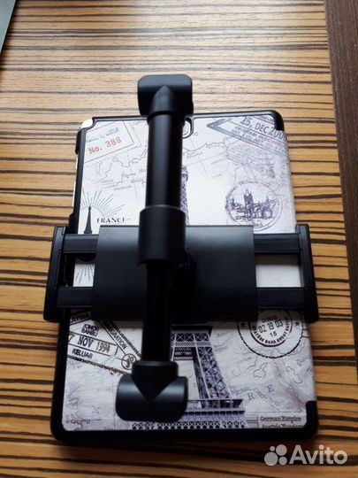 Автомобильный держатель для телефона и планшета