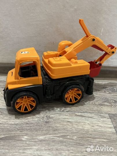 Экскаватор игрушка