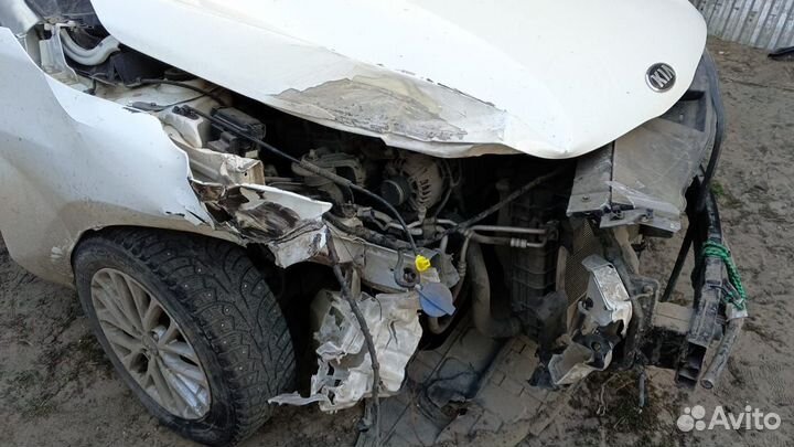 Kia Rio 1.6 AT, 2018, битый, 250 000 км
