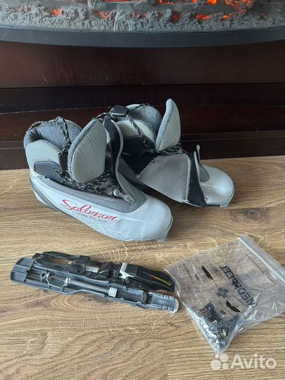 Лыжные ботинки и крепления типа 